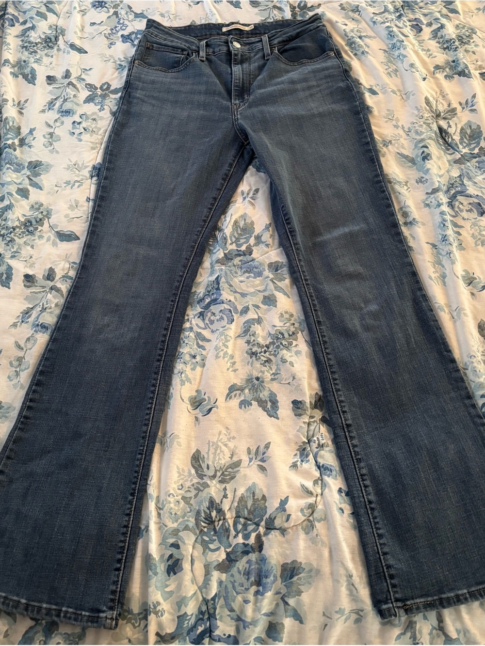 Levi's Women's 725 High-Rise Bootcut Jeans
